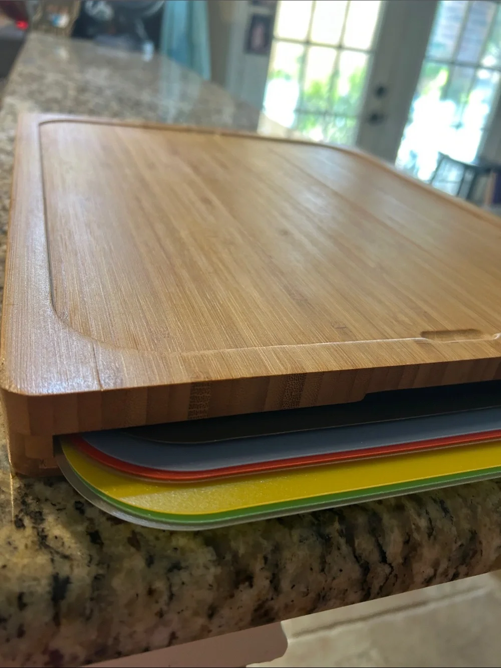 Seville Classics Easy-to-Clean Bamboo Cutting Board and 7 Color Coded Mats